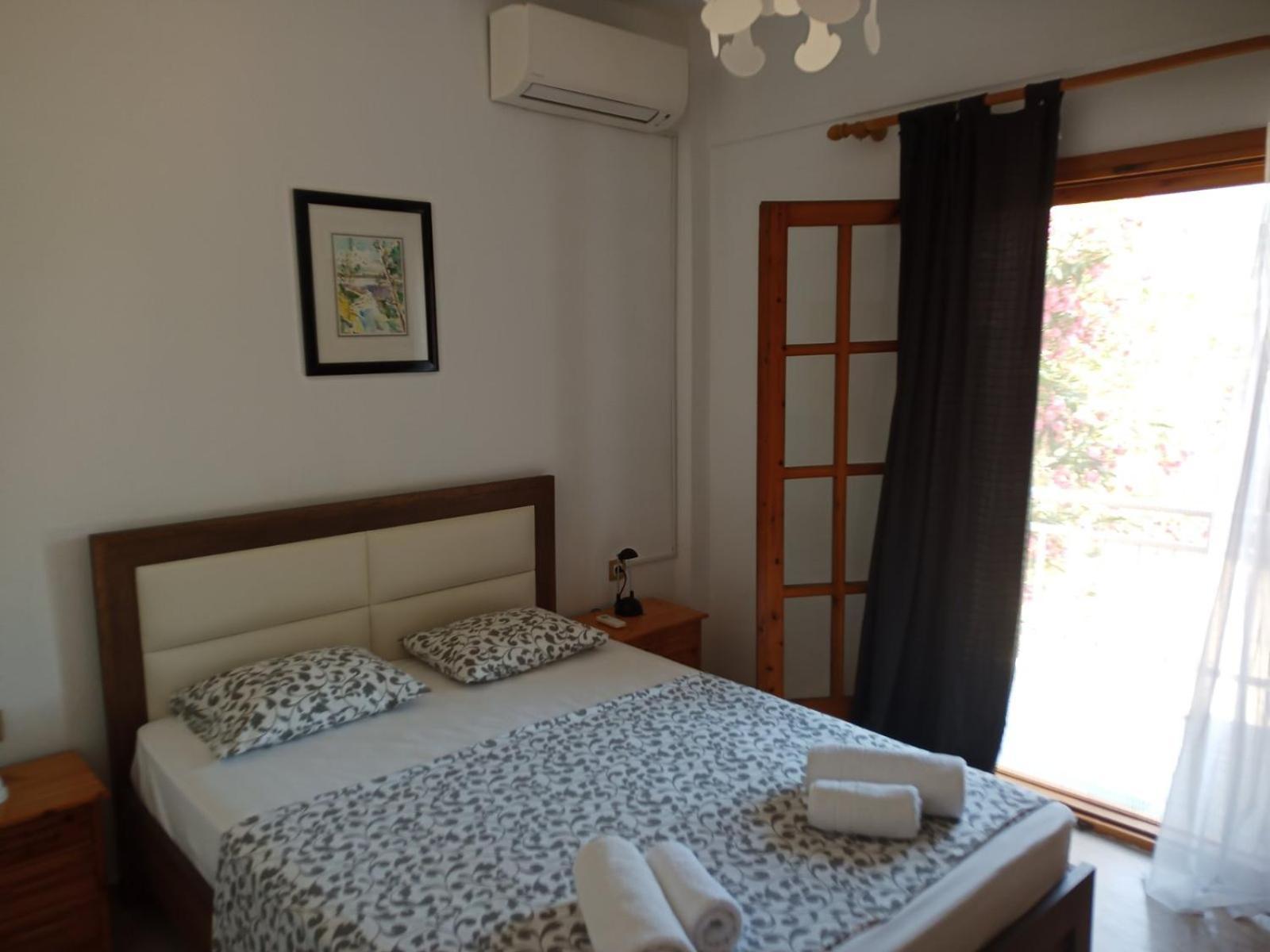 St Paul And Peter'S House Apartment Asproválta Luaran gambar