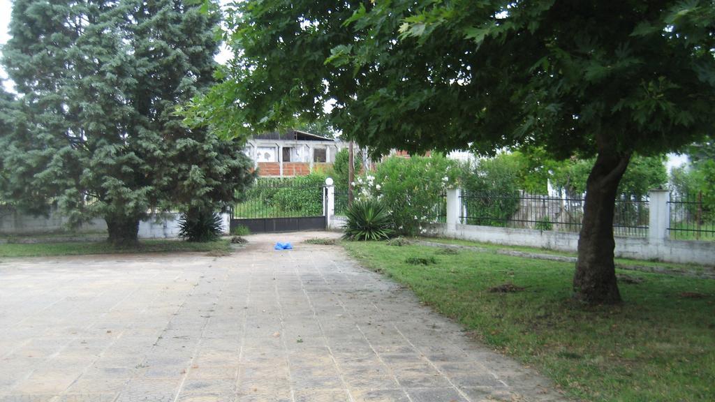St Paul And Peter'S House Apartment Asproválta Luaran gambar