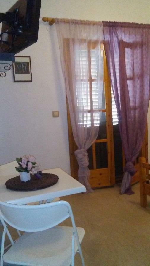 St Paul And Peter'S House Apartment Asproválta Luaran gambar