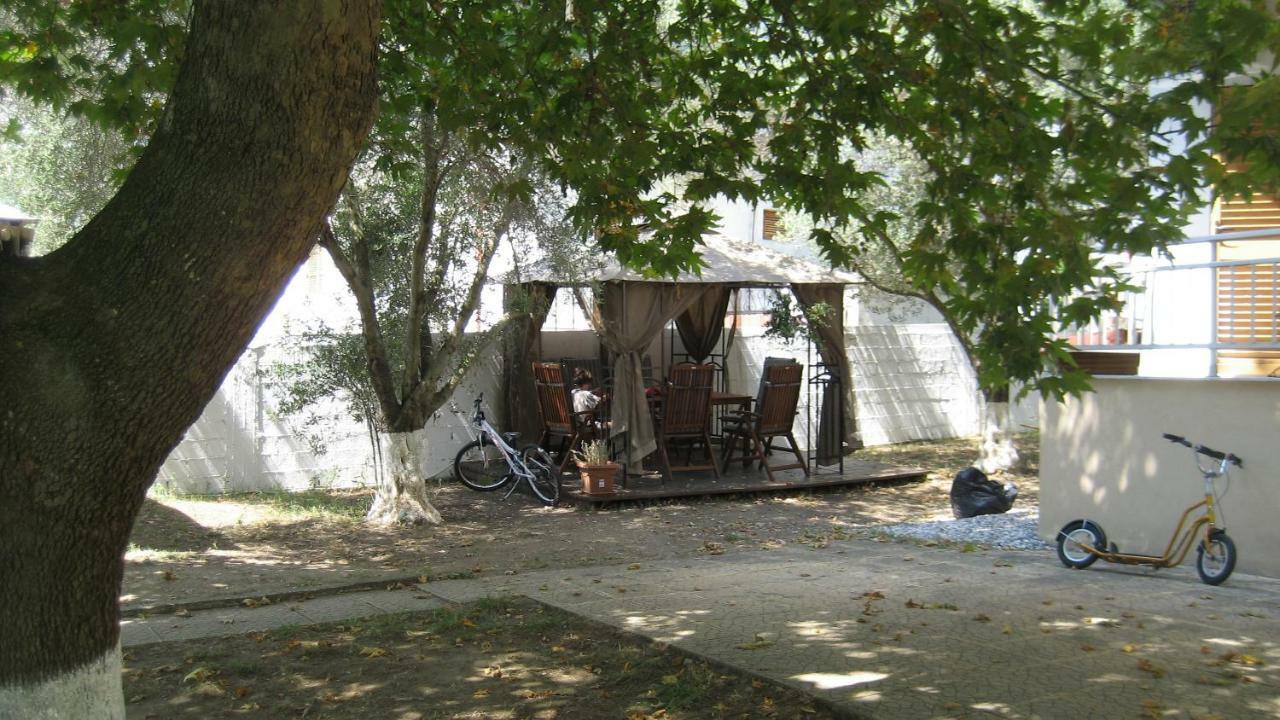 St Paul And Peter'S House Apartment Asproválta Luaran gambar