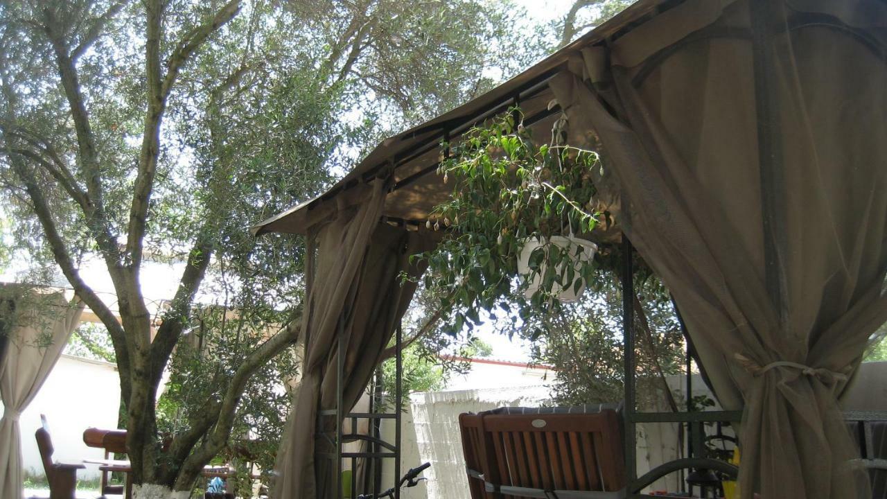 St Paul And Peter'S House Apartment Asproválta Luaran gambar
